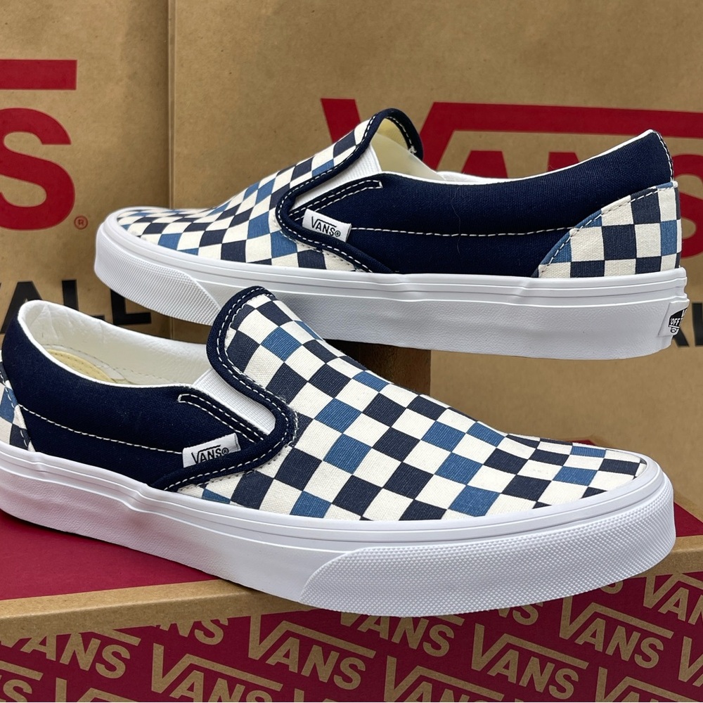 Vans WMNS Blue Checkerboard Classic Slip-On
Tri-Tone Check Navy
VN000D5PBX9 - Picture 8 of 16